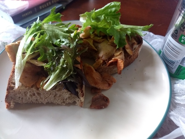 Mushroomopenfacesandwich